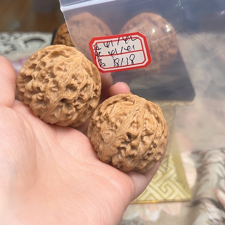 文玩核桃把件苹果园