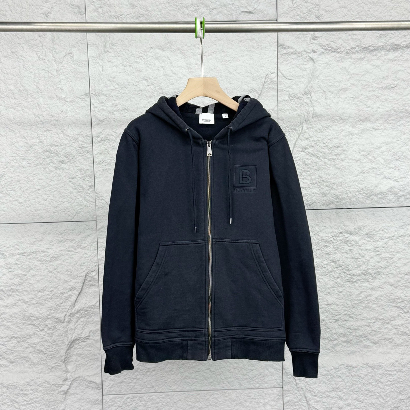 99新 BURBERRY/博柏利 M码/深蓝色字母刺绣连帽拉链卫衣/18304691