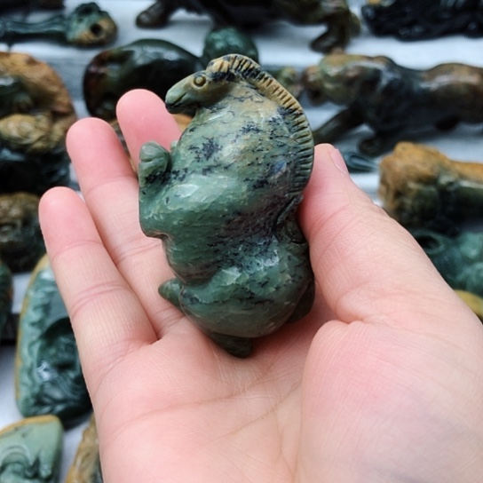 岫岩河磨玉（透闪石质玉）把件未镶嵌