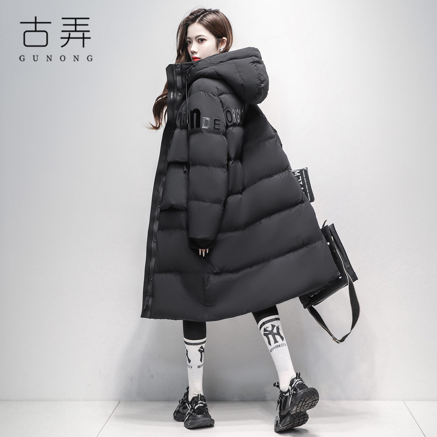 冬季过膝长款廓形羽绒服女2025新款潮牌百搭时尚黑色防寒蓄热外套