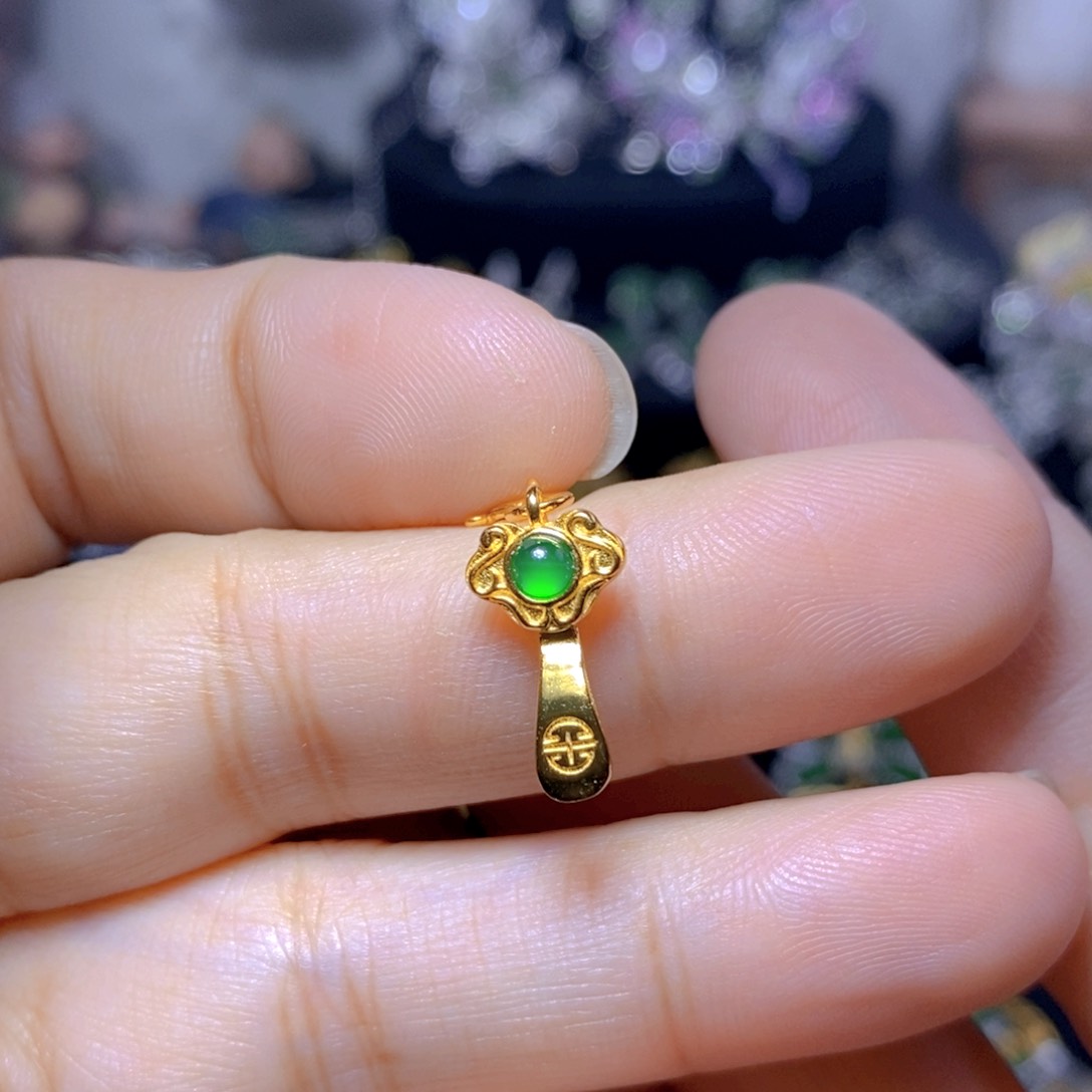 翡翠银S925镶嵌耳饰天然翡翠