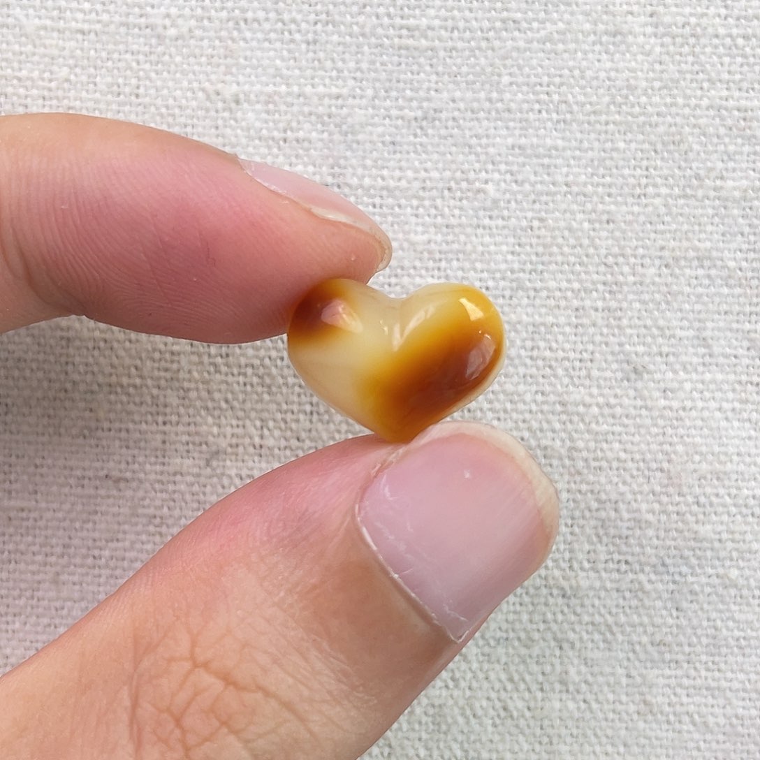 琥珀未镶嵌珠宝奇石屁桃