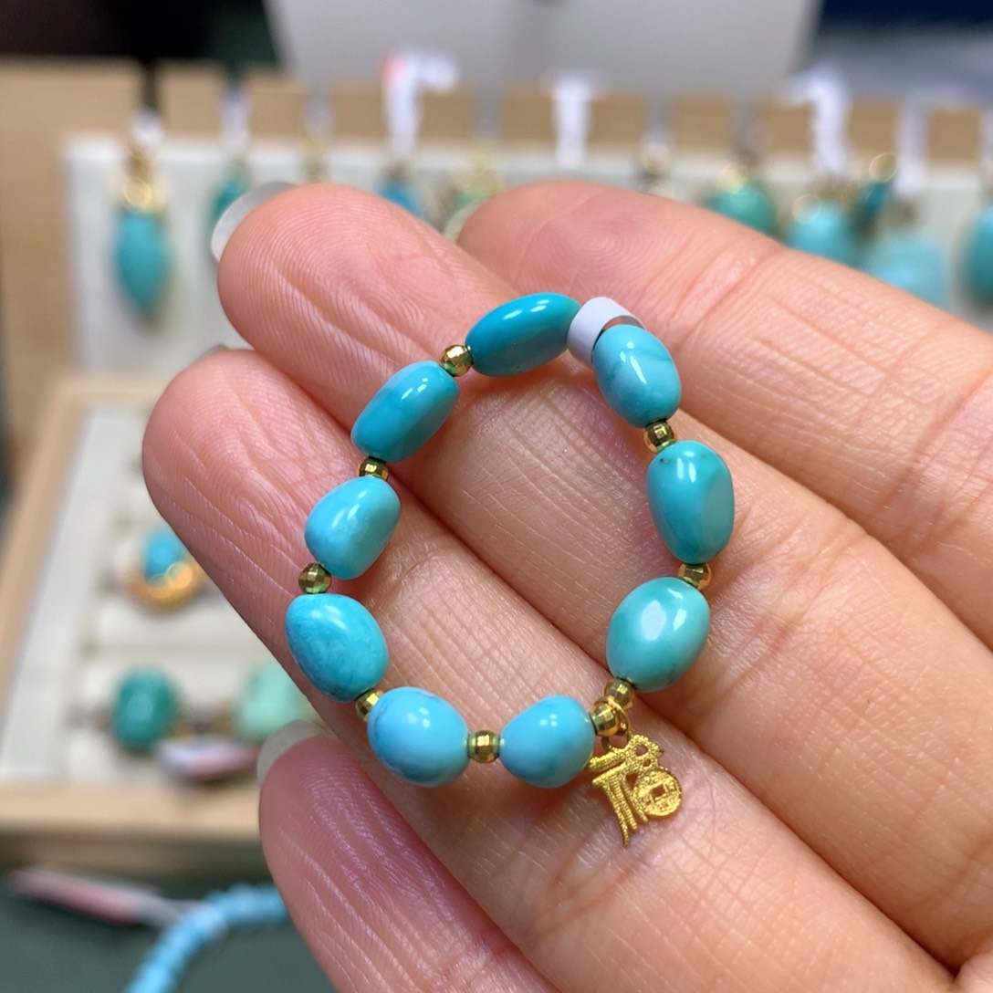 绿松石戒指18K金镶嵌