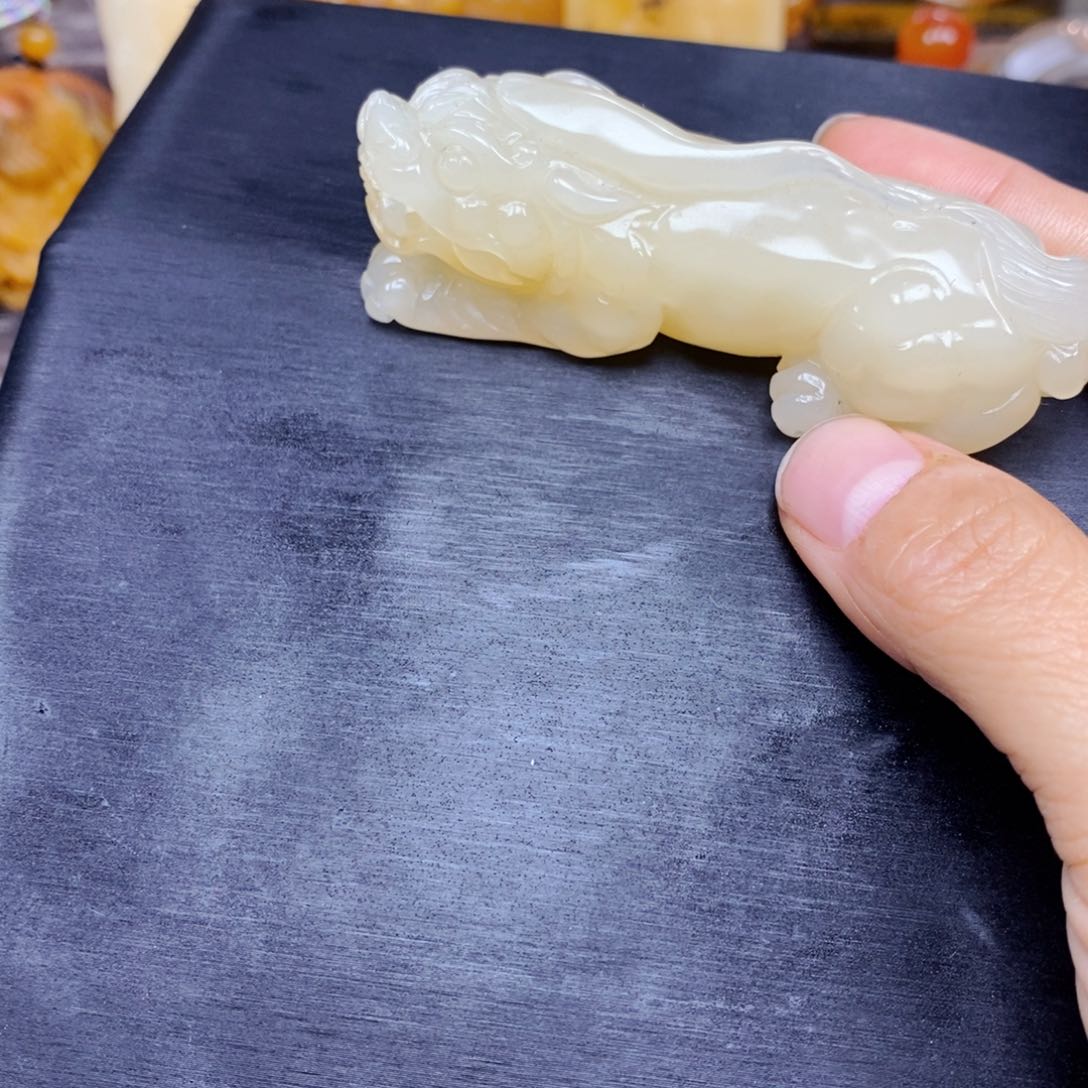 石英质玉（黄龙玉）颈饰未镶嵌