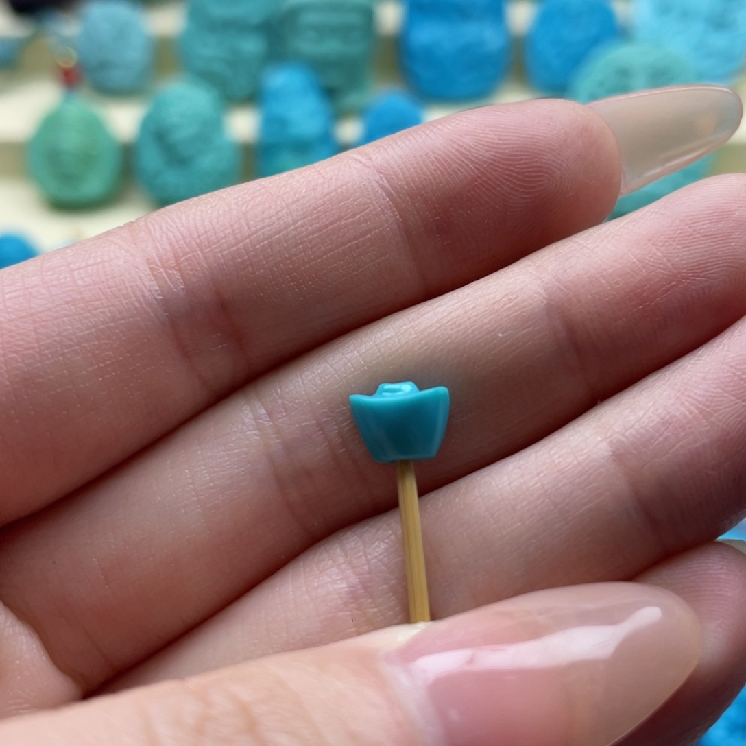 绿松石雕刻未镶嵌