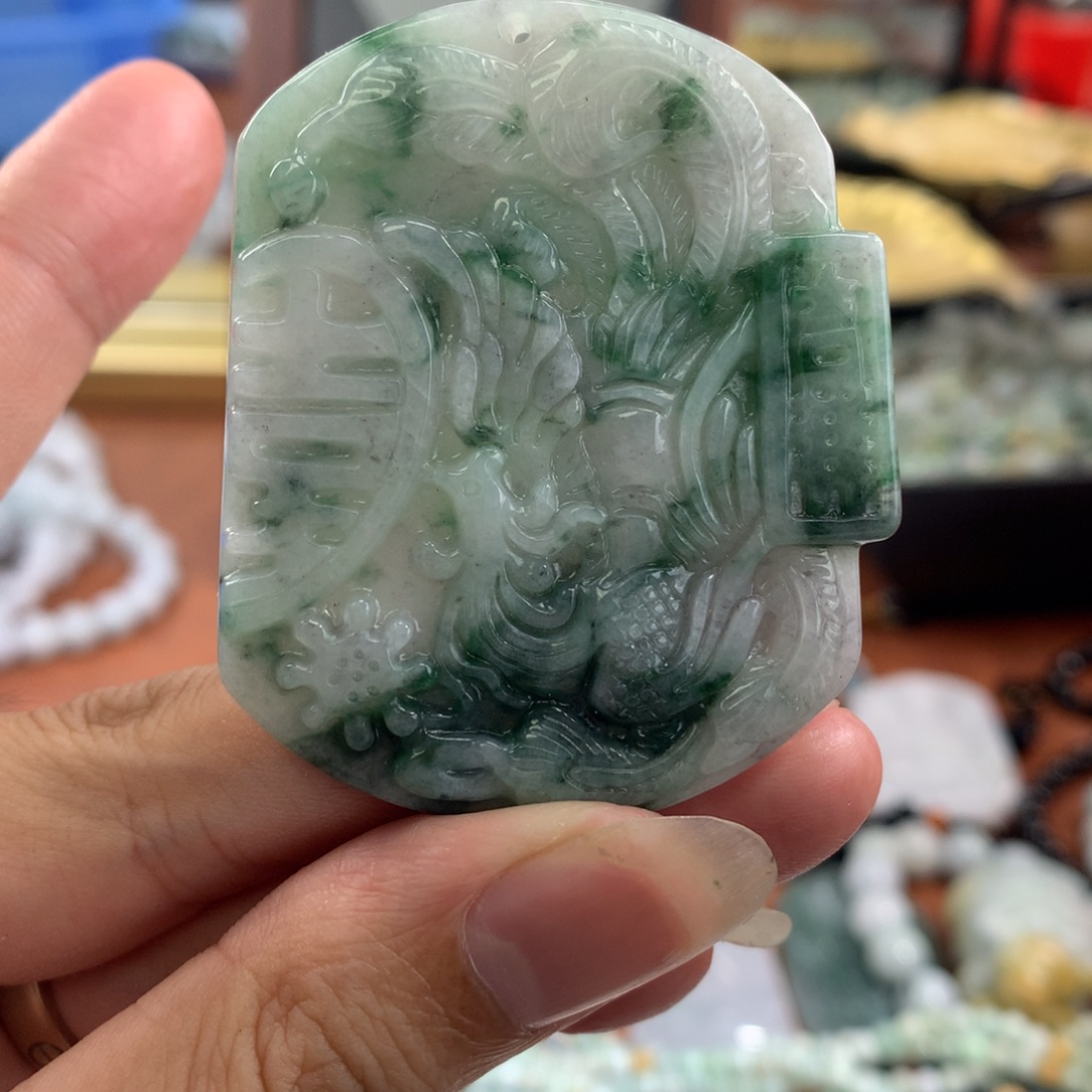 翡翠未镶嵌颈饰翡翠