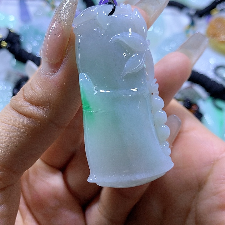 翡翠颈饰未镶嵌天然翡翠A货吊坠