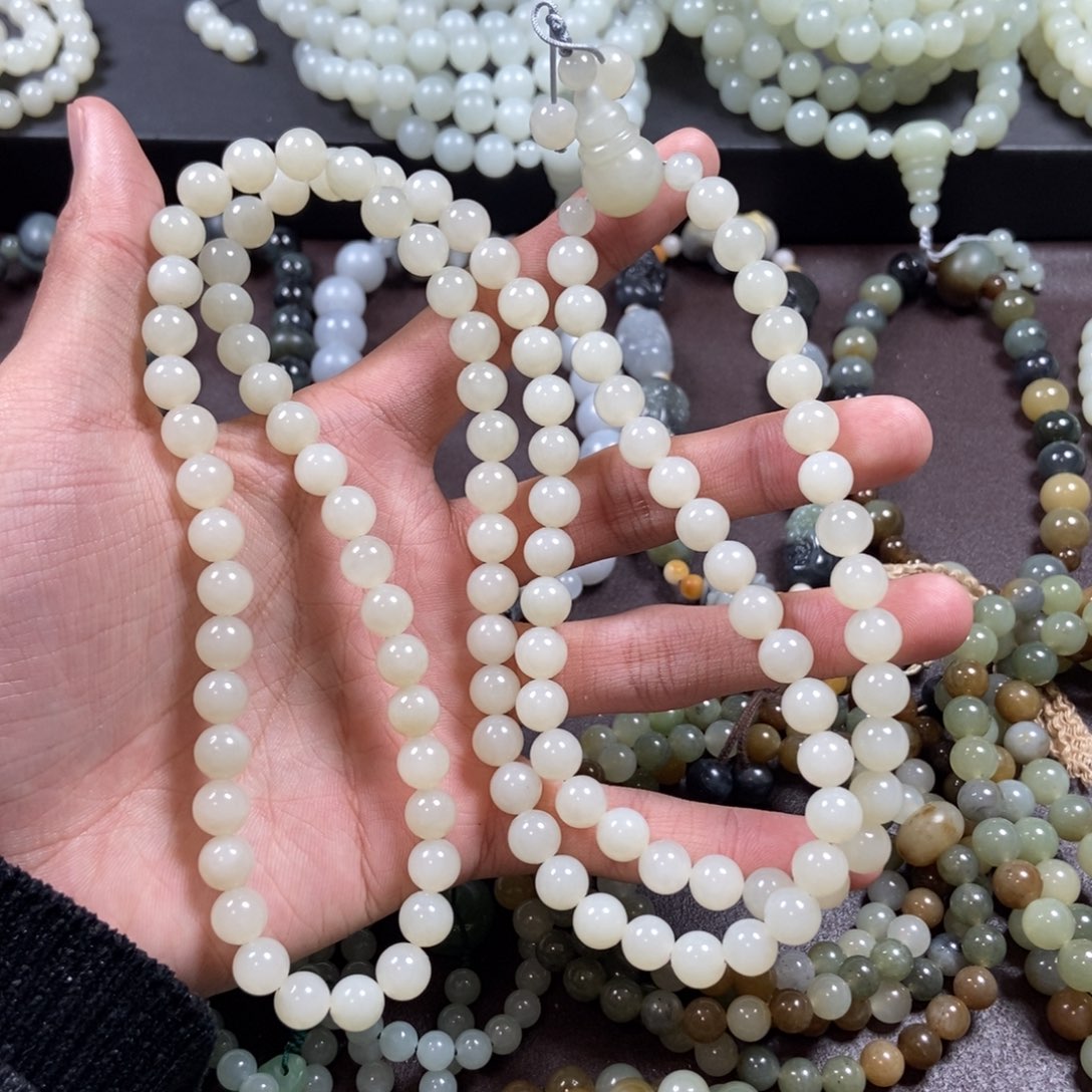 腾***雾和田玉未镶嵌把件