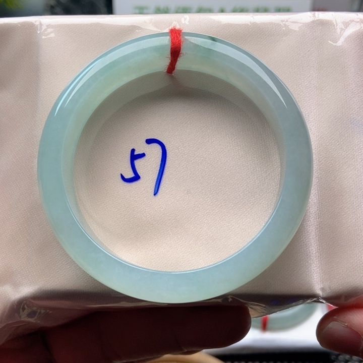 翡翠未镶嵌手镯翡翠未镶嵌手镯2