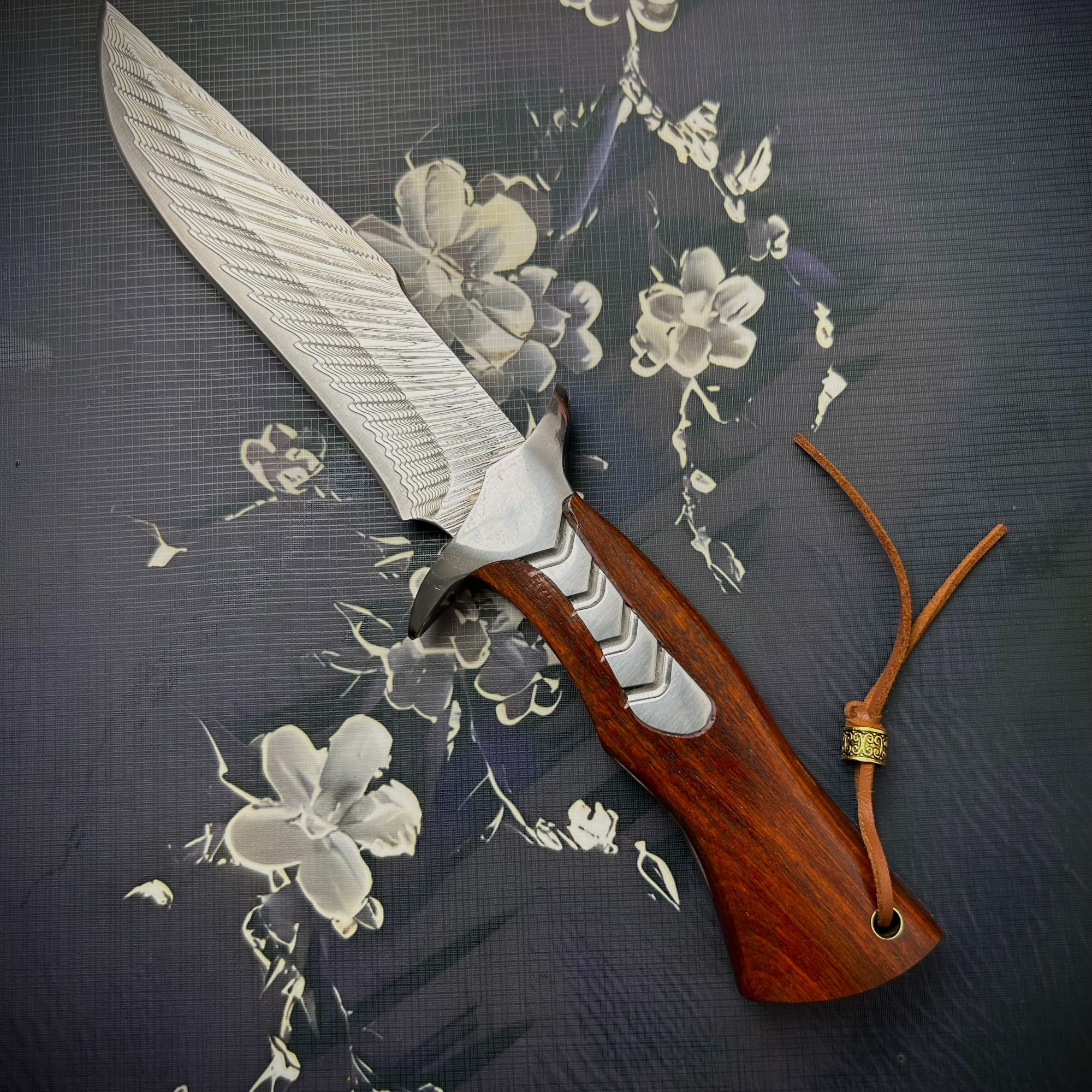 精品【银翅】沙铁大马士革户外多功能工具