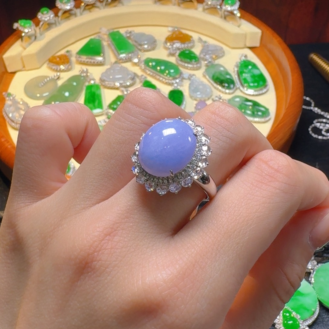 翡翠18K金镶嵌戒指蛋面戒指