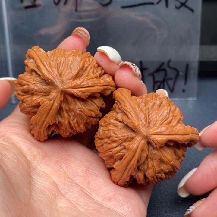 *****文玩核桃吊坠白狮子