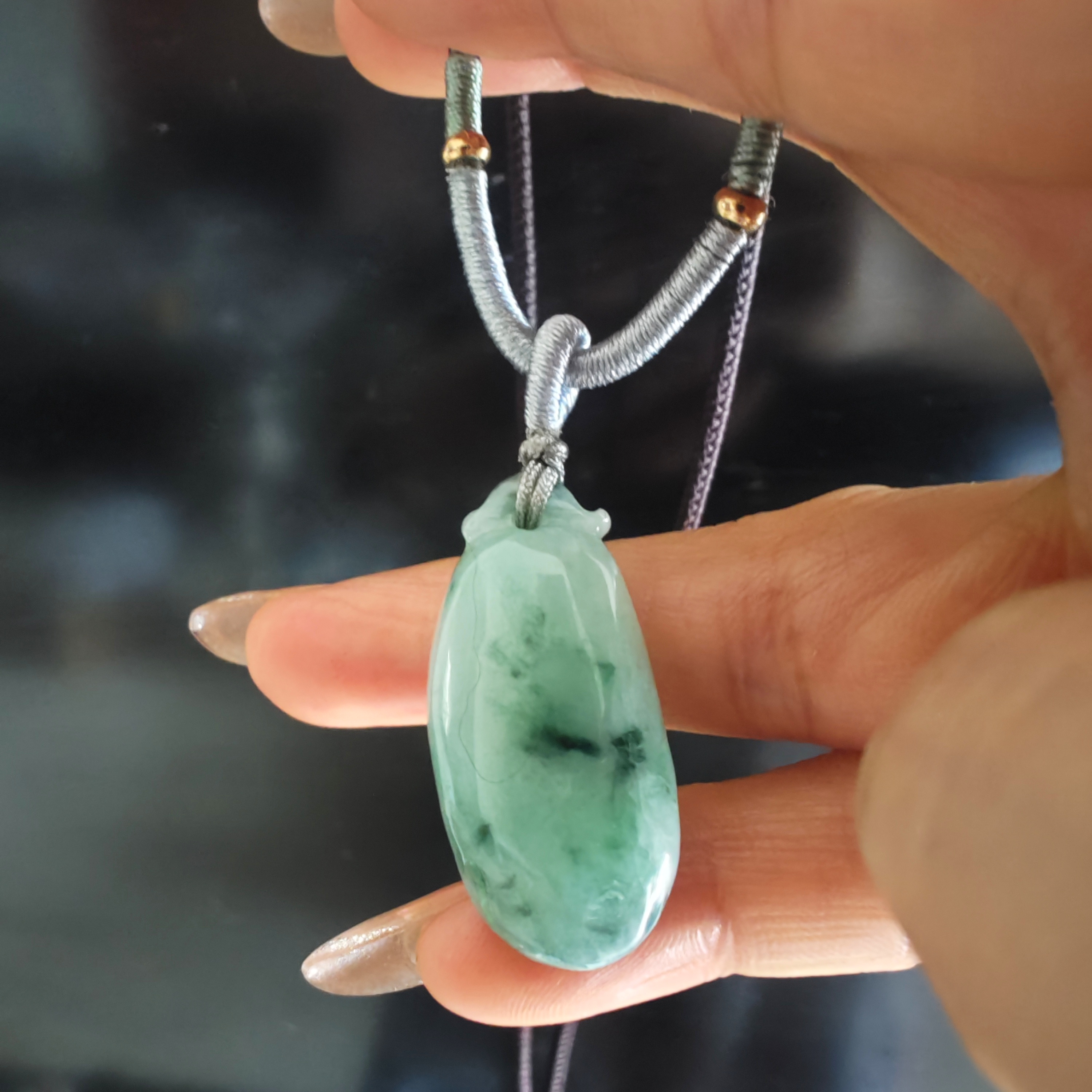 天然缅甸翡翠A货福瓜吊坠尺寸31.3mm*14.8mm*6.1mm