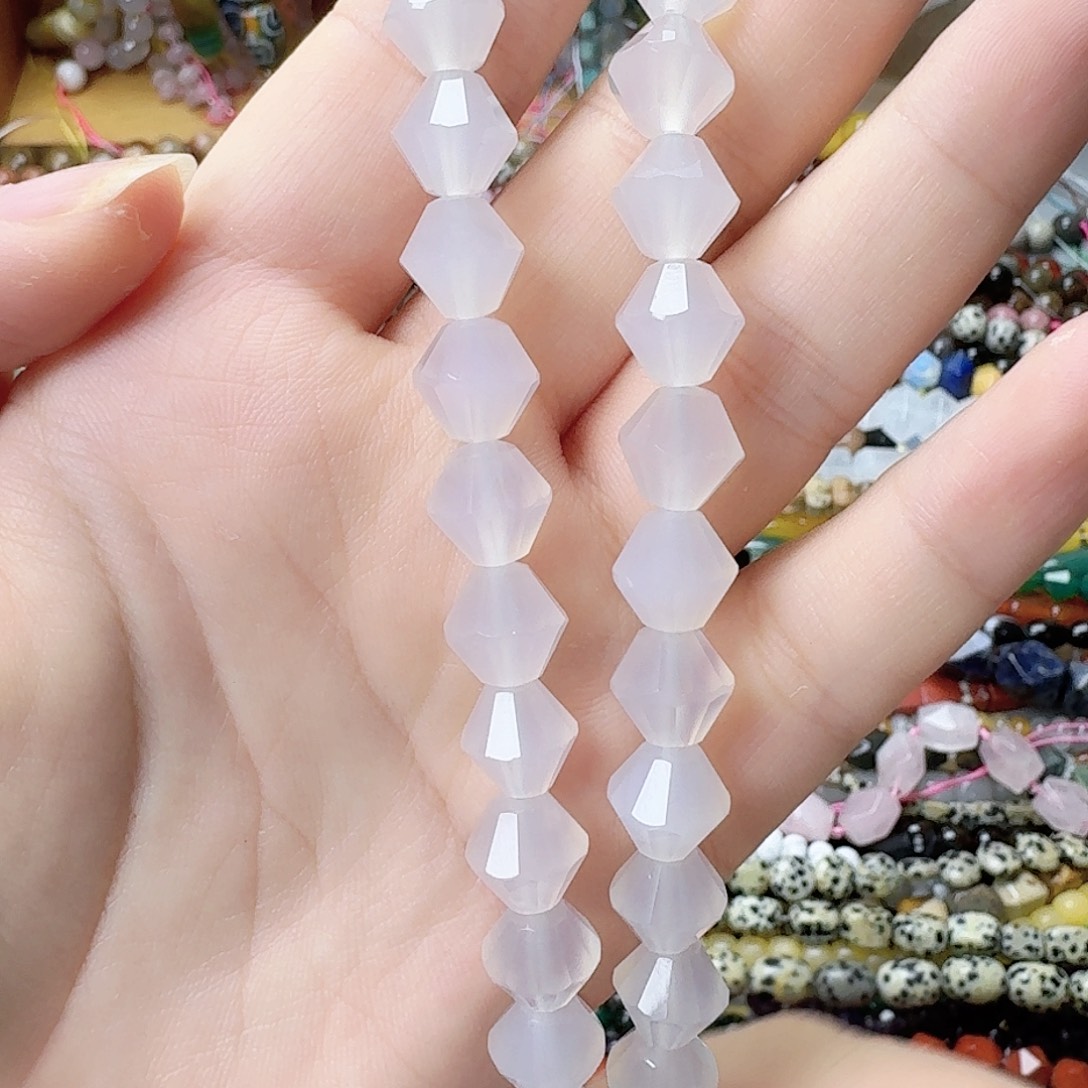 未镶嵌玛瑙/玉髓珠宝半成品白玛飞碟一条