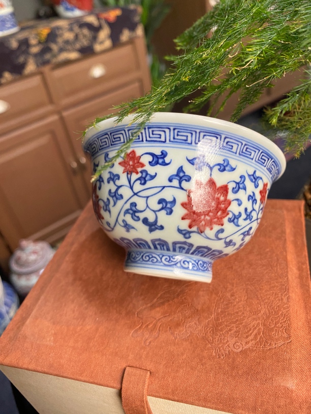 觅瓷山房青花釉里红缠枝大压手杯