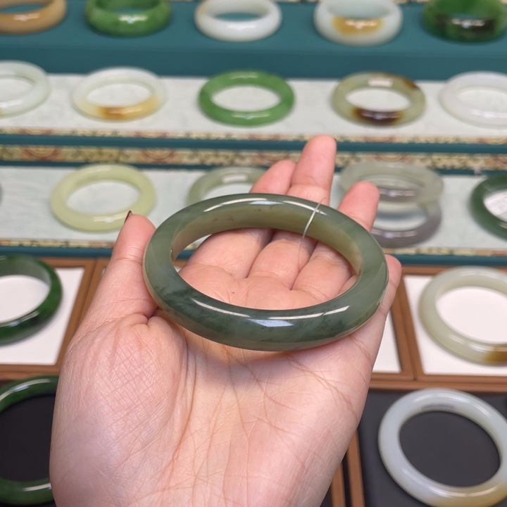 和田玉手镯未镶嵌56