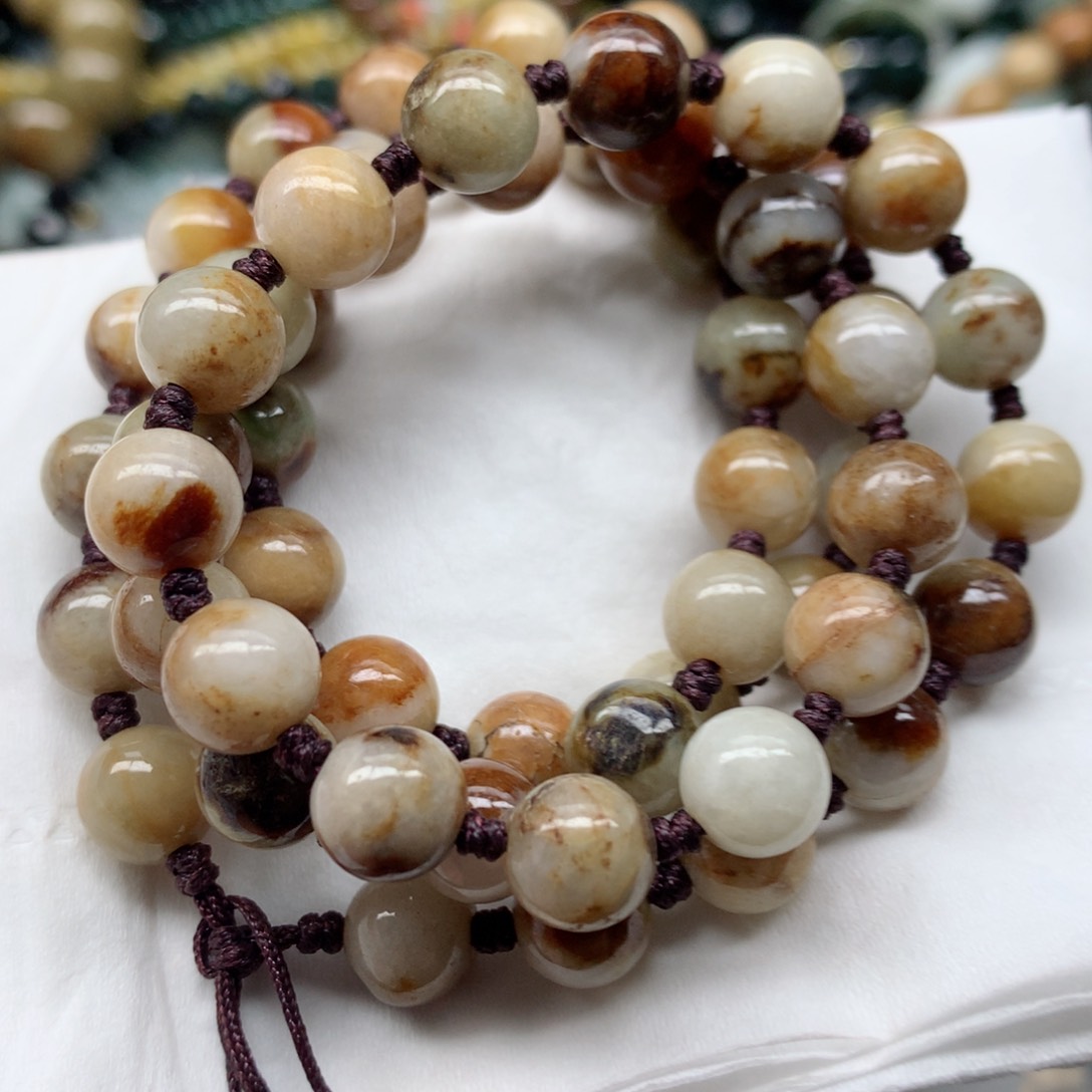 翡翠颈饰未镶嵌手串