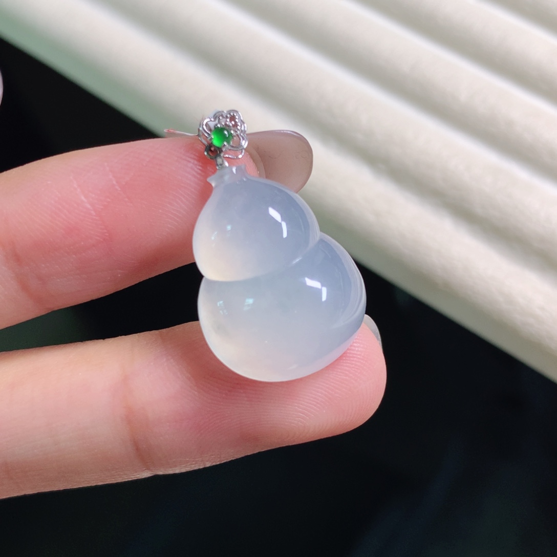 翡翠颈饰18K金镶嵌葫芦
