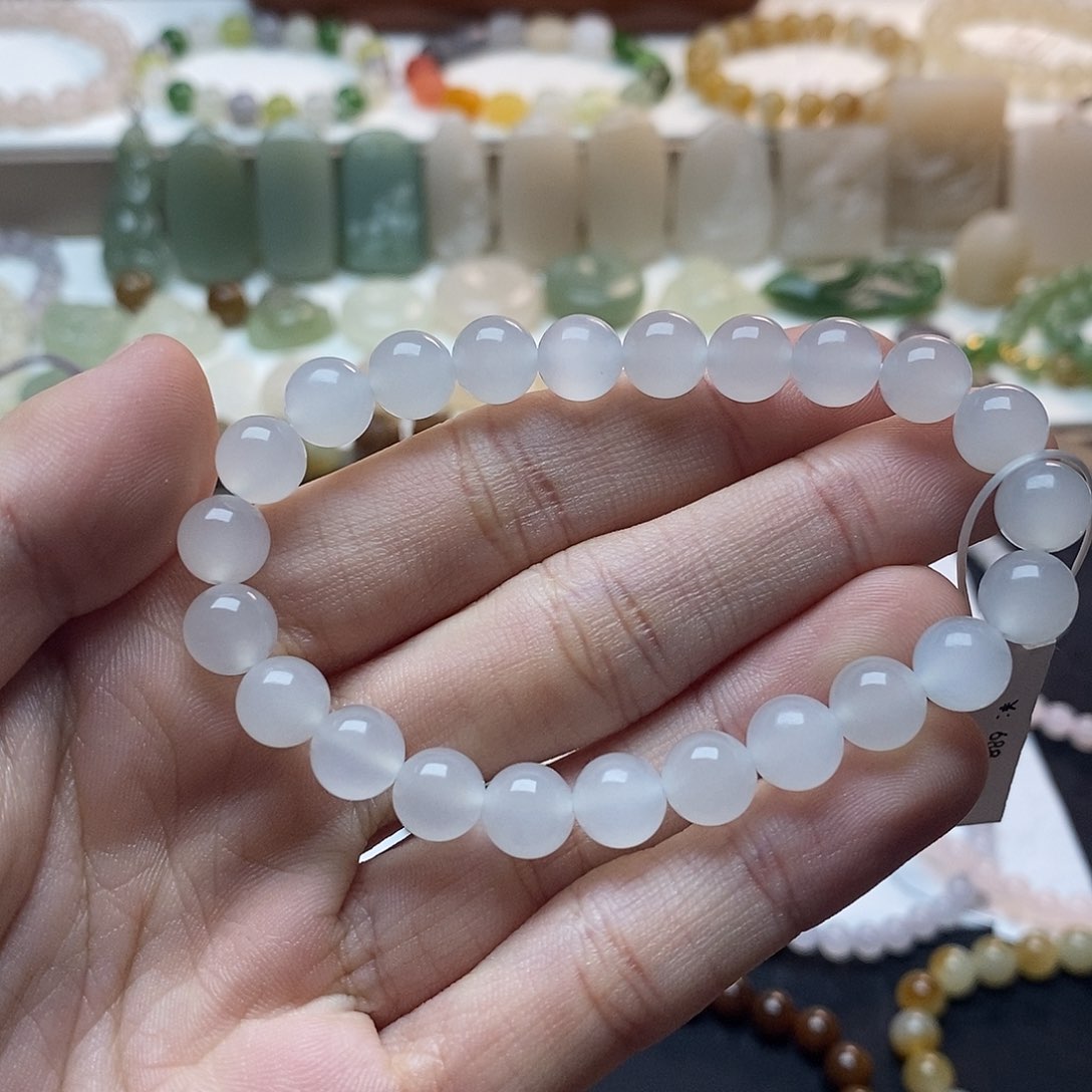 和田玉手链未镶嵌冰底白玉卡八