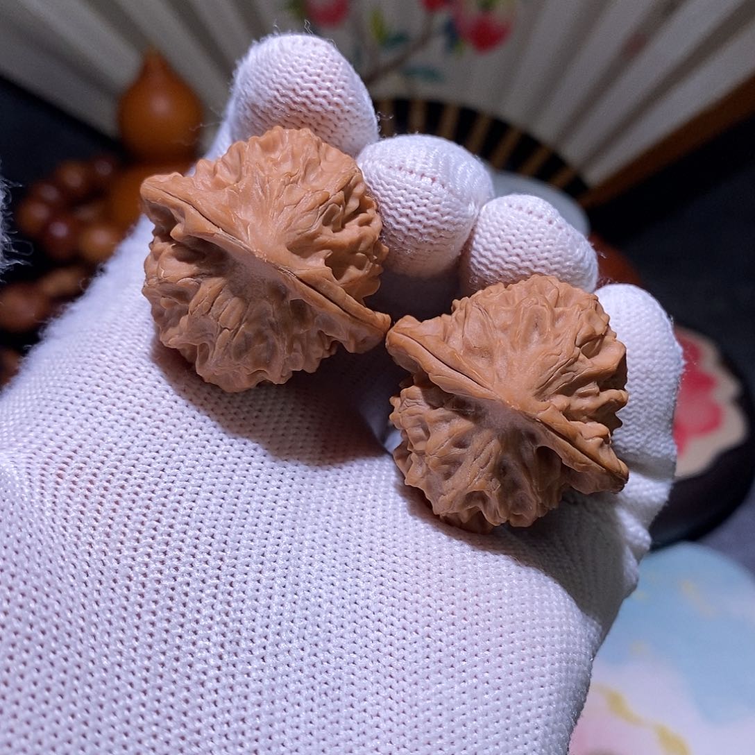 月***莎吊坠文玩核桃小龙鳞