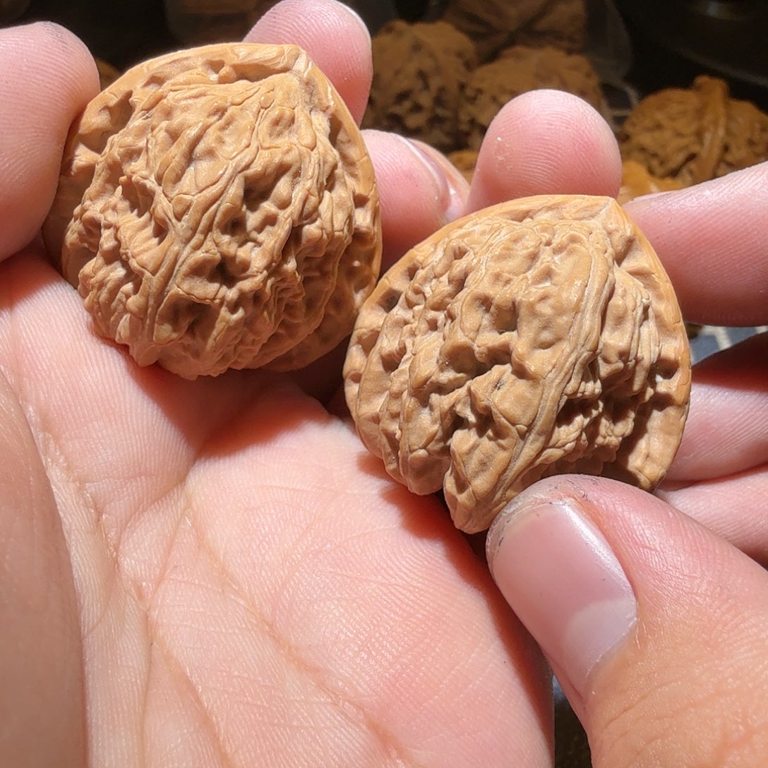 文玩核桃把件三角白