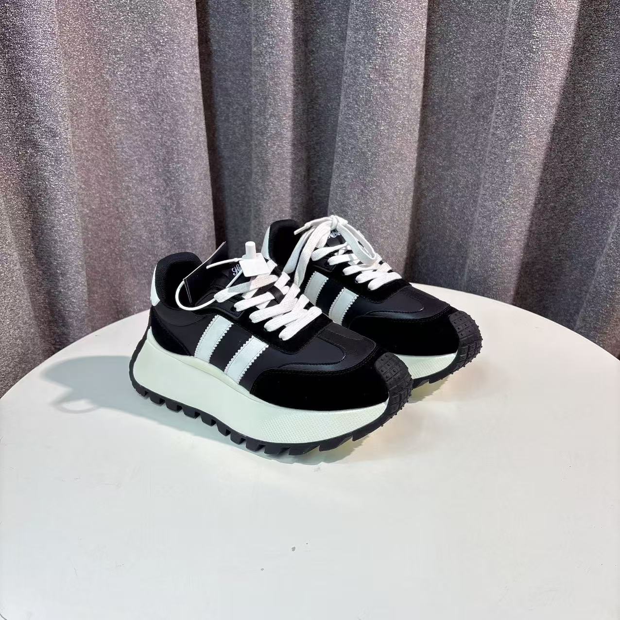 C1519 黑白色  新款百搭圆头真皮休闲女士阿甘鞋