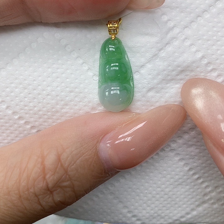 颈饰18K金镶嵌翡翠