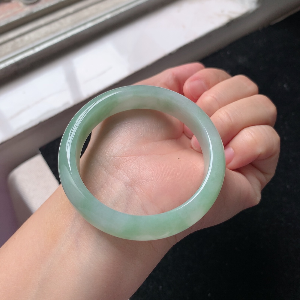 1550号 缅甸天然A货翡翠手镯50/51小圈口浅绿正装手镯