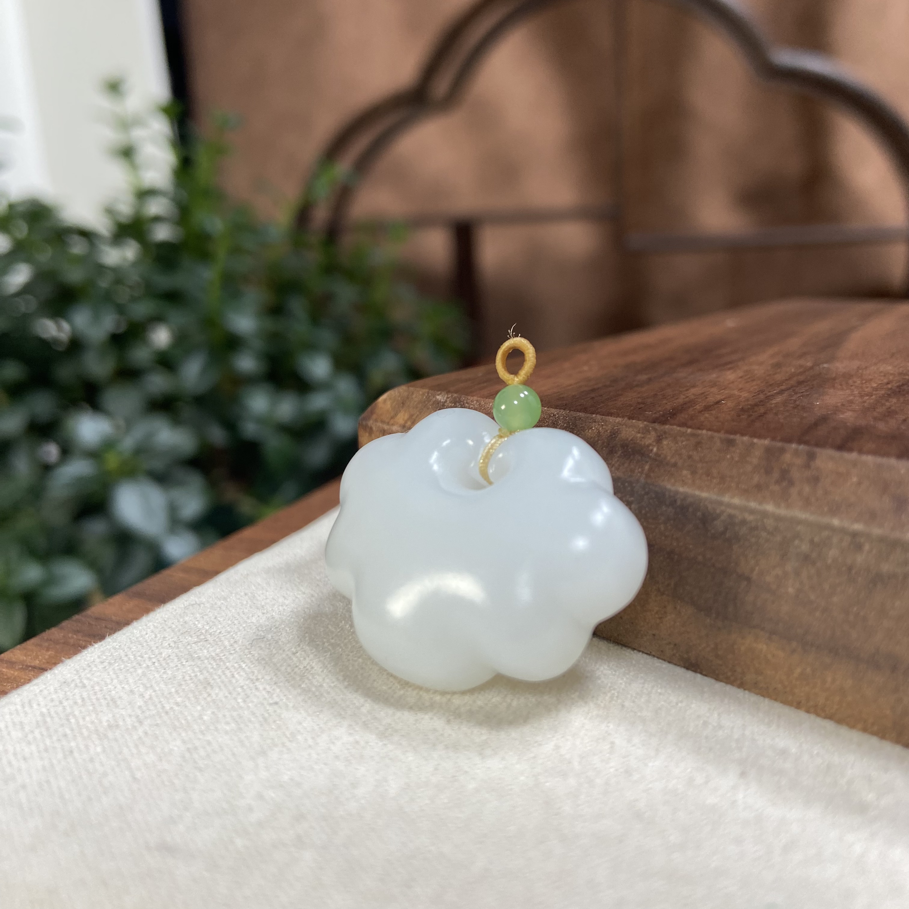 天然和田玉白玉平安锁云朵锁毛衣链吊坠