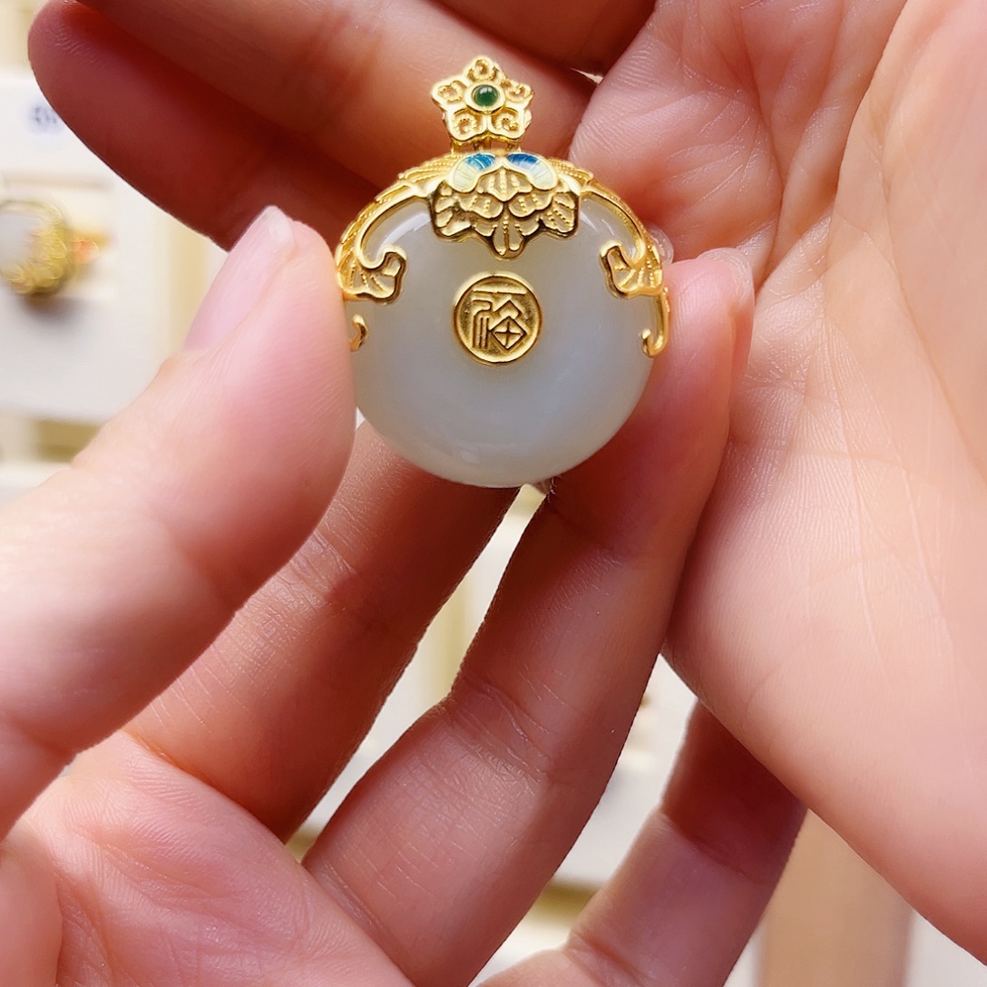 和田玉银S925镀金镶嵌颈饰