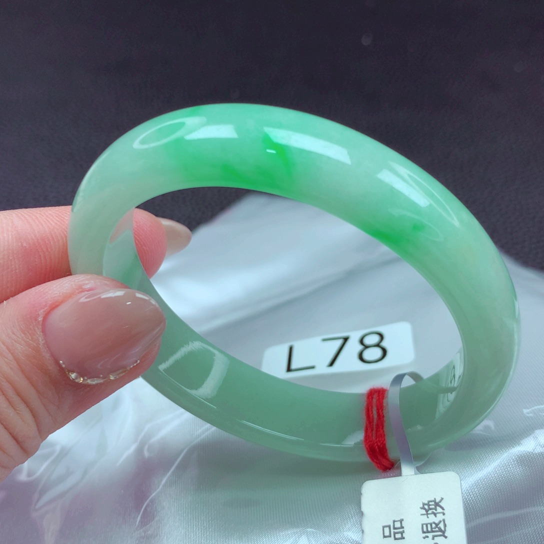 翡翠手镯未镶嵌手镯88