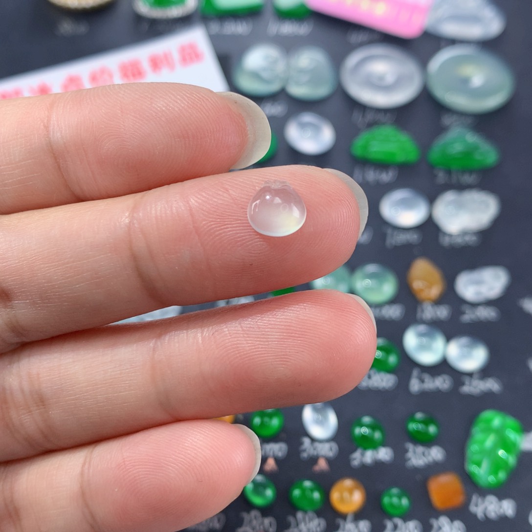 翡翠颈饰未镶嵌天然翡翠高冰钱袋