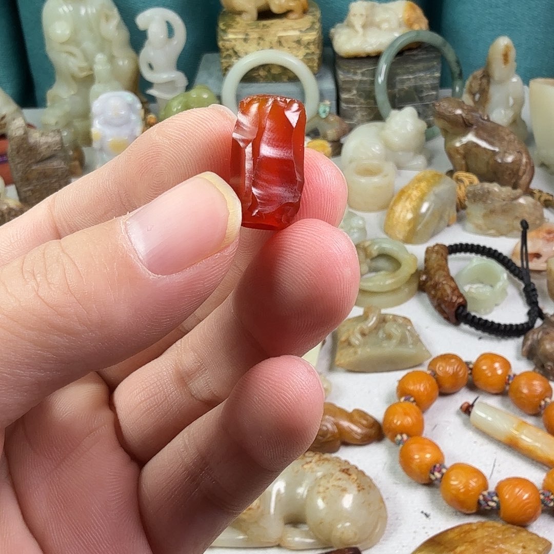 奋***蚁和田玉（糖玉）未镶嵌车挂