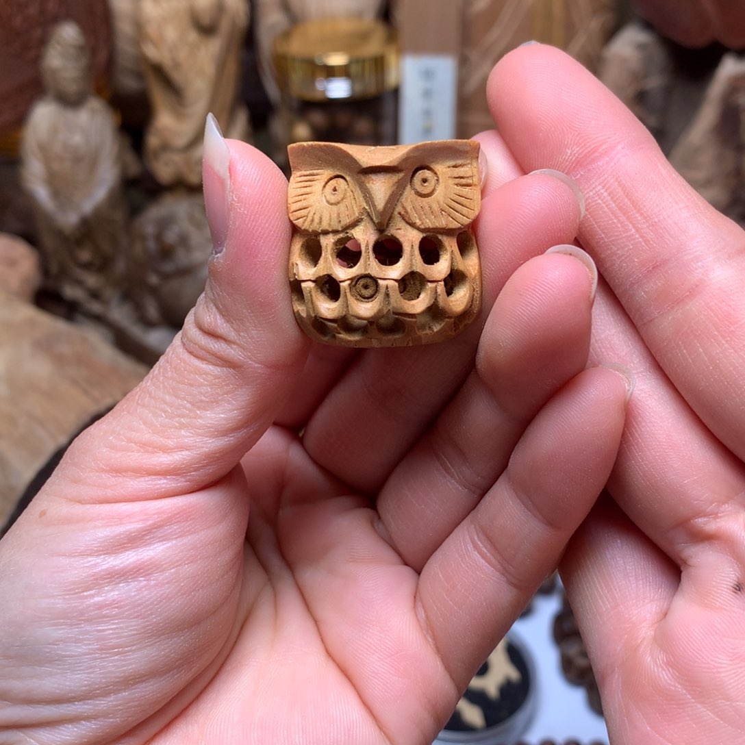 檀香木手串/手链老山檀香鹰中鹰雕刻件微瑕