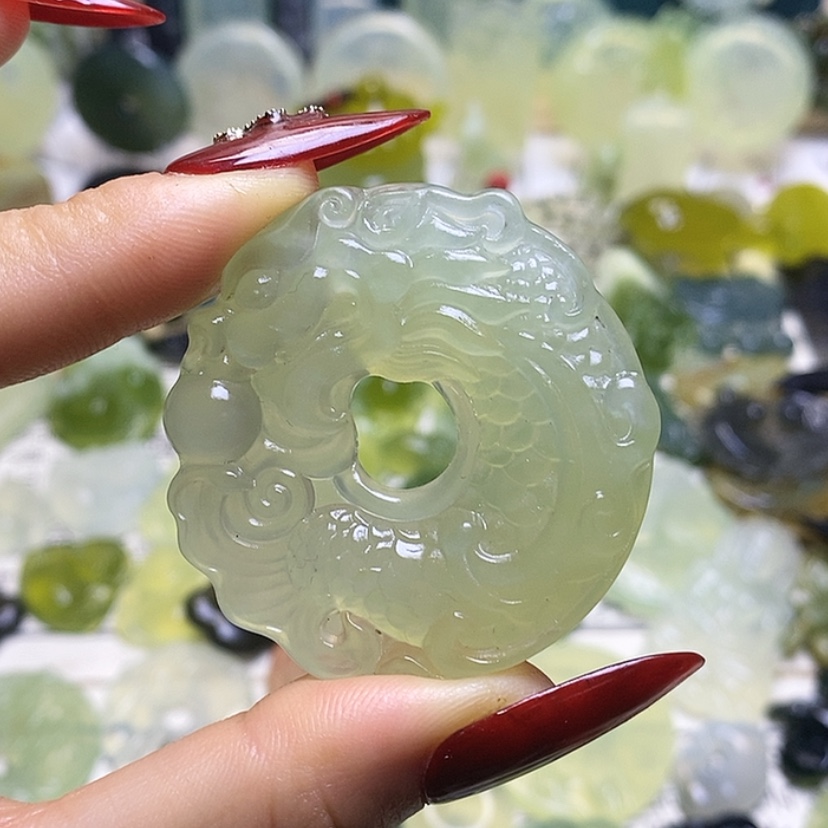 【闪购商品】蛇纹石玉颈饰未镶嵌