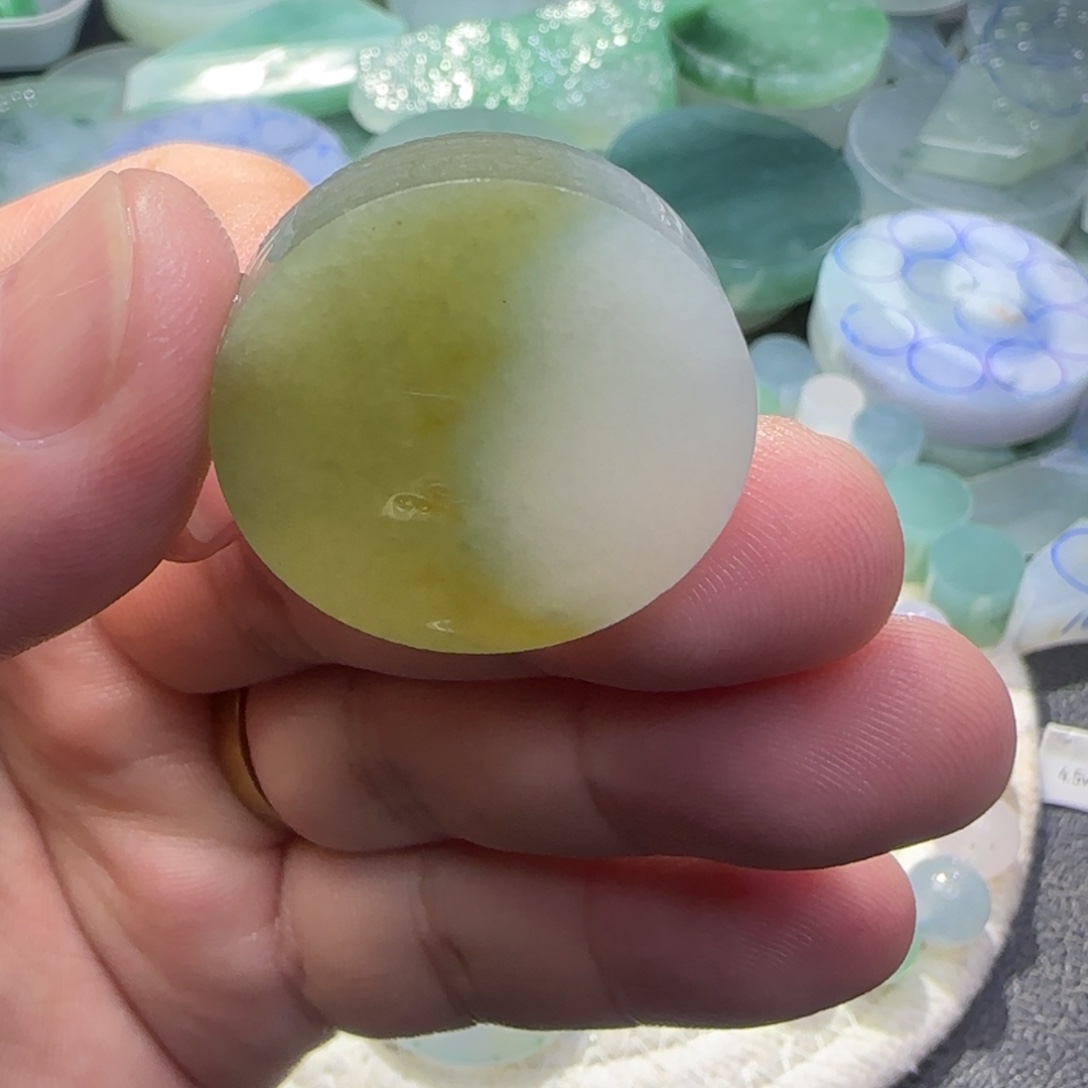 不***谁定制翡翠未镶嵌翡翠