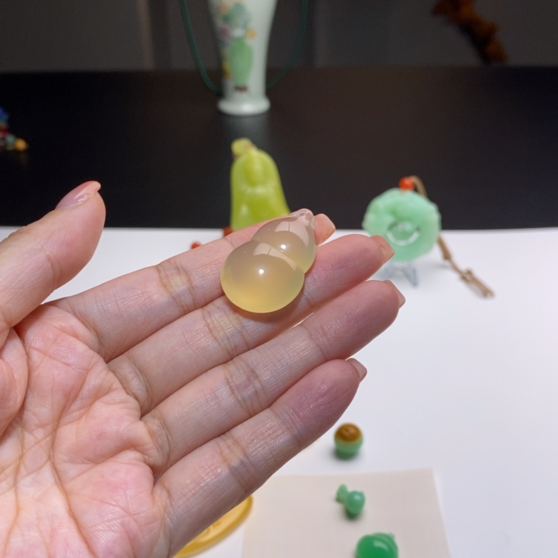 石英质玉（缅黄）未镶嵌颈饰