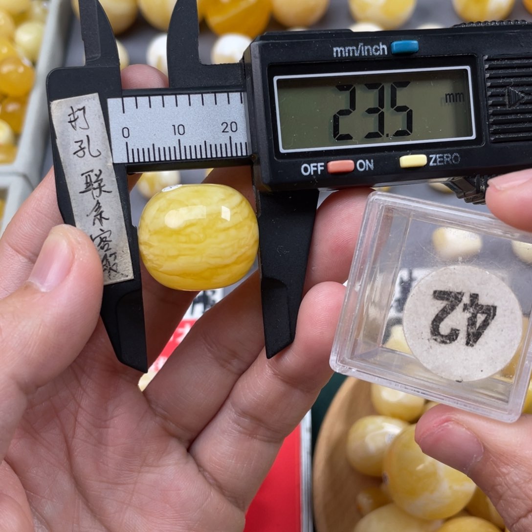 蜜蜡珠宝奇石未镶嵌