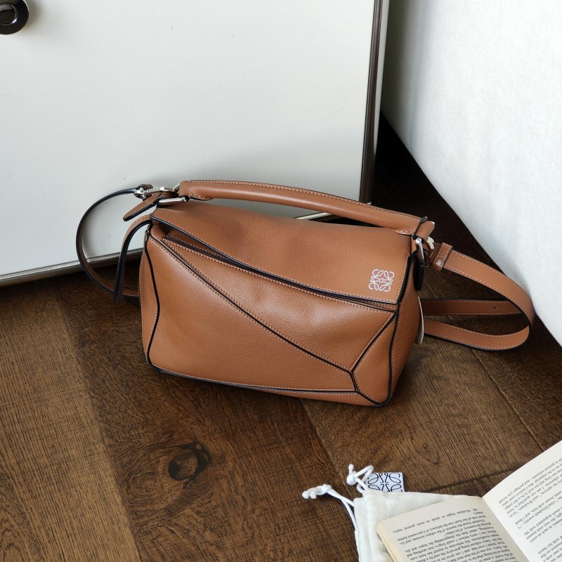 95新 LOEWE/罗意威 Azul-焦糖色牛皮puzzle小号斜挎包/50852