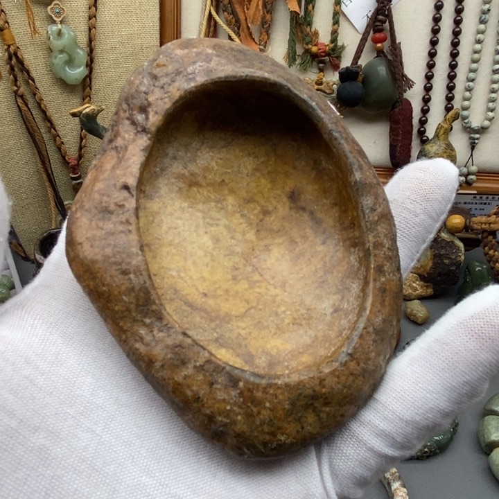 岫岩河磨玉（透闪石质玉）把件未镶嵌