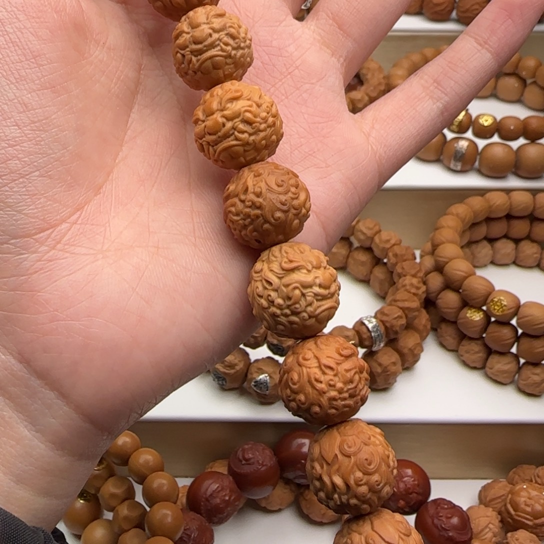 ****户猴头核桃吊坠漏眼款单面唐狮（颗颗漏）