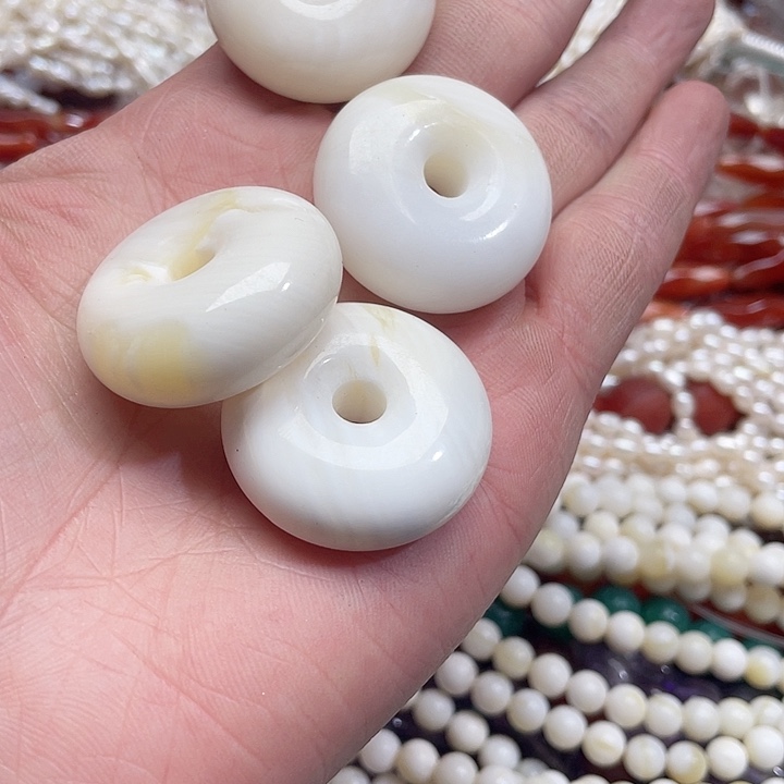 玛瑙/玉髓珠宝半成品未镶嵌一个33x13mm车车吊坠