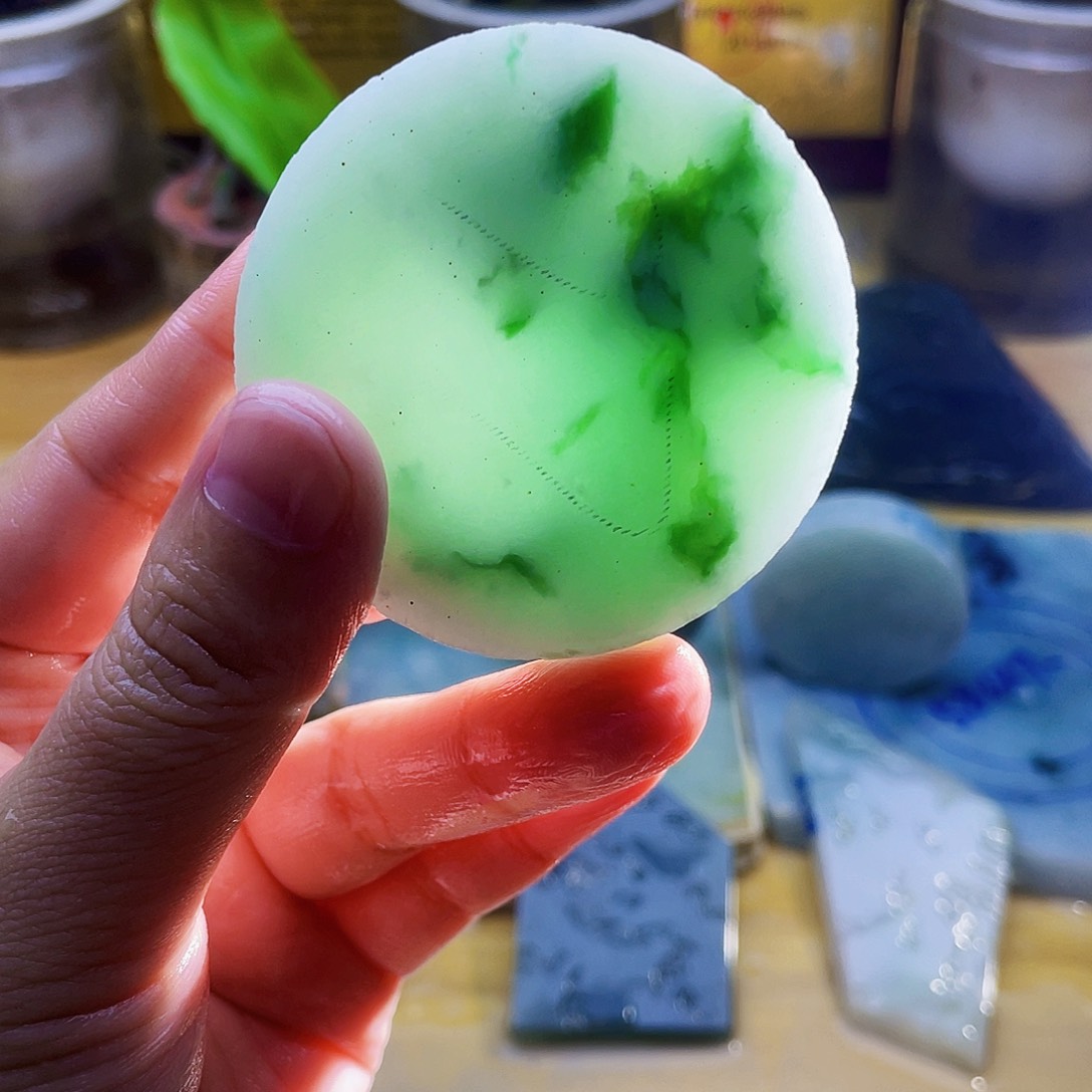 翡翠未镶嵌颈饰毛料44