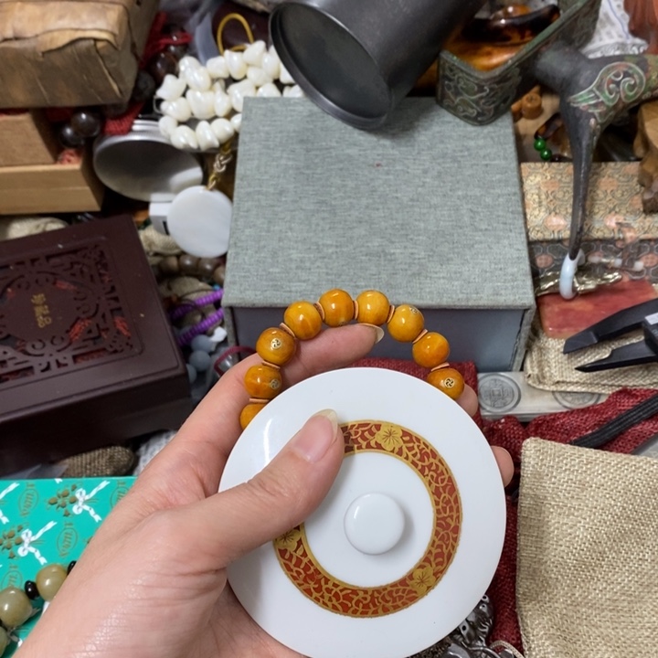 瓷片哈中古工艺品一件