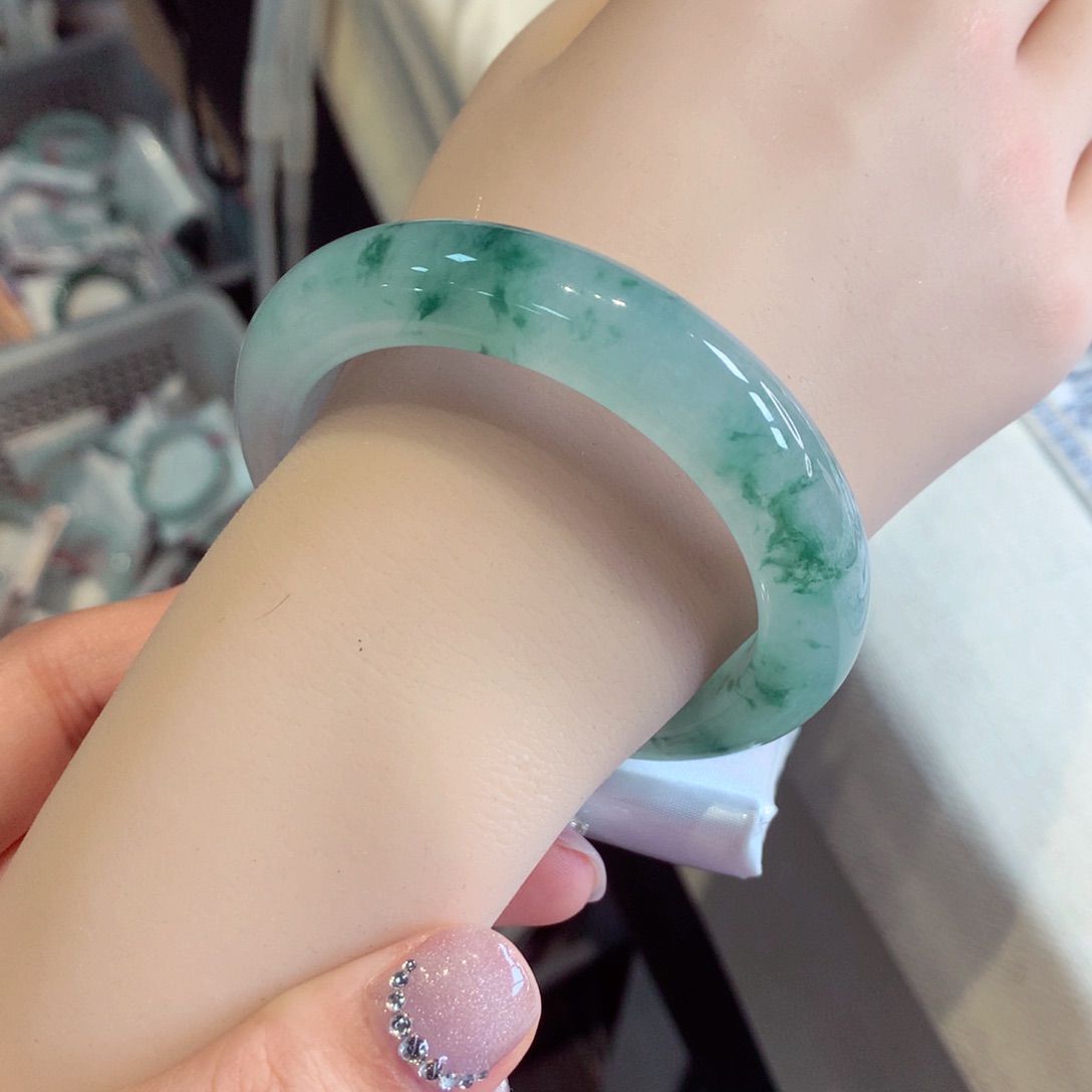 翡翠手镯未镶嵌35圆条77