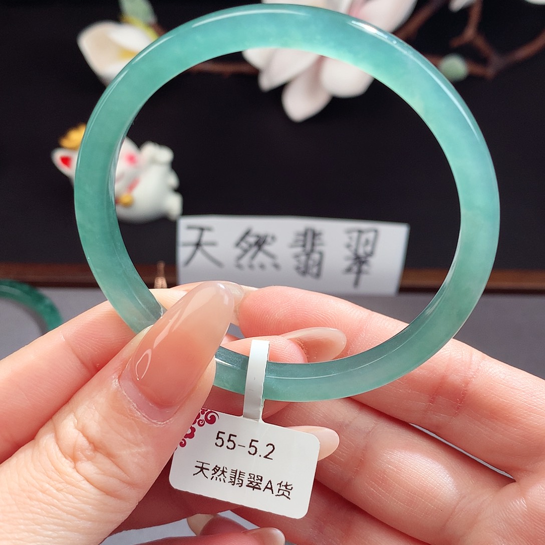 翡翠手镯（圆镯）未镶嵌