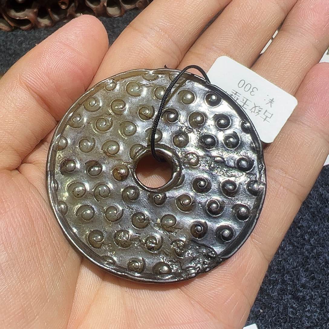 和田玉挂件未镶嵌假****空