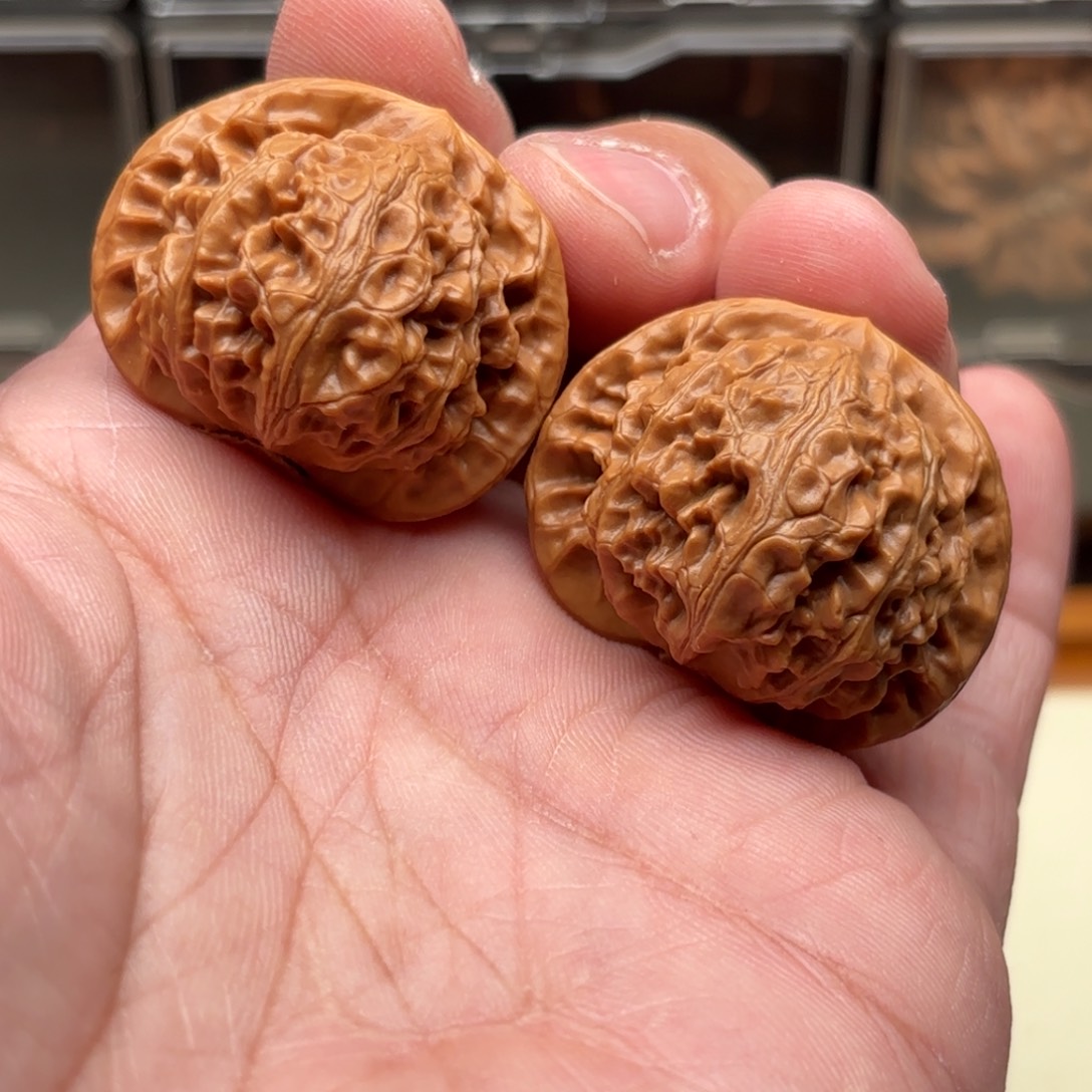 文玩核桃把件宫灯狮子头