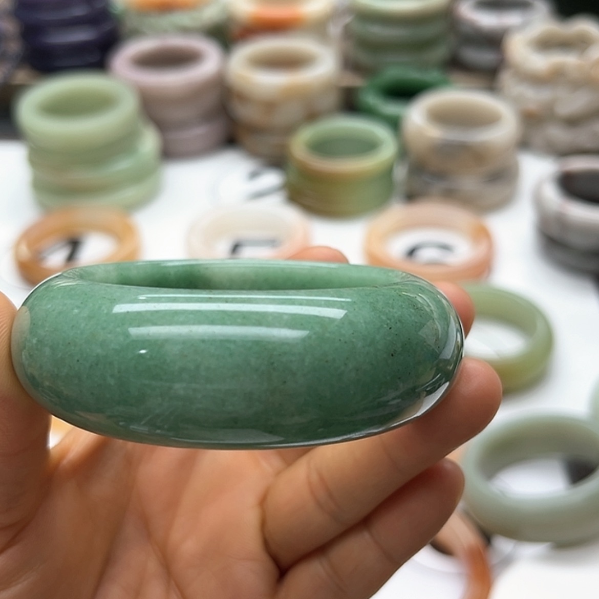 【闪购商品】未镶嵌手镯石英质玉纯天然佘太翠福利