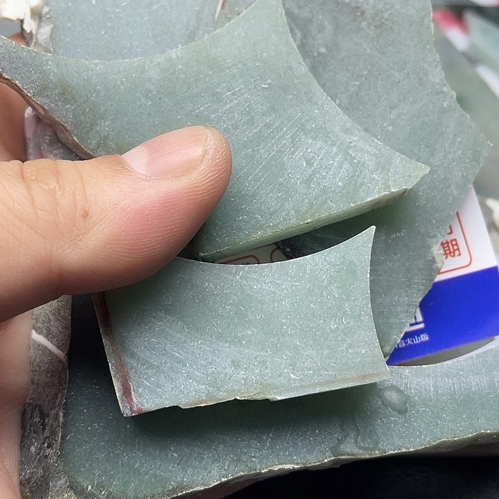 翡翠挂件未镶嵌温***抱